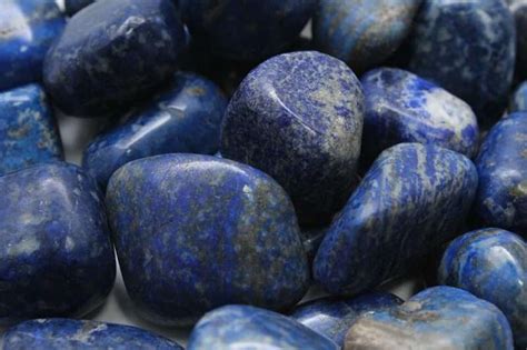 Lapis Lazuli Meaning And Healing Properties Crystal Healing Ritual