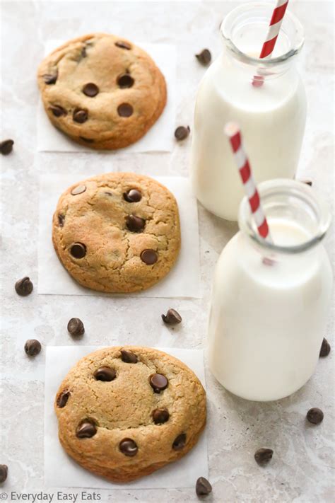 May 15, 2017 · these oatmeal chocolate chip cookies are made with oats, butter, and brown sugar and are the softest, chewiest oatmeal cookies to come out of my kitchen. Soft & Chewy Chocolate Chip Cookies | Everyday Easy Eats