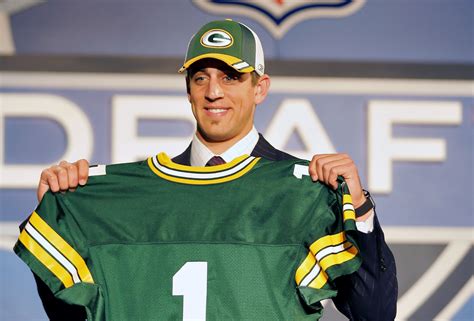 Is Aaron Rodgers Really The Best Player In The Nfl Artful Living