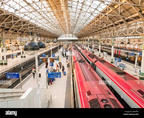 Manchester Piccadilly Interior Hi Res Stock Photography And Images Alamy