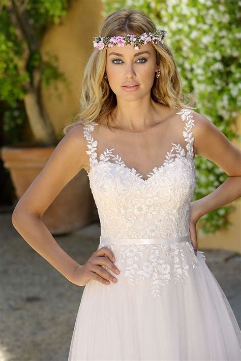 Farbige brautkleider für besondere hochzeiten. Ladybird Brautkleider 2017 | Bohemian brautkleid, Brautkleid