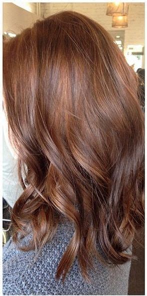 Brunettes often get a bad rep for being boring but with the right opting for a warm hair color this summer is a great way to embrace the warm weather season. Top 35 Warm And Luxurious Auburn Hair Color Styles