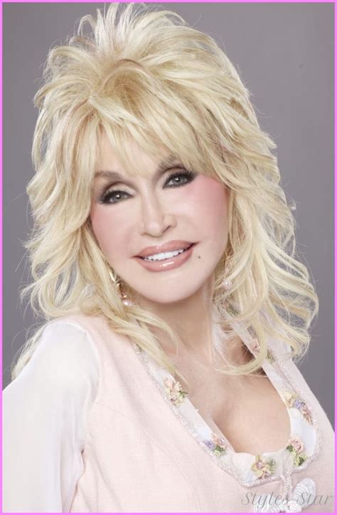 Dolly parton is queen of many things—country music, big hair, and wisecracks, to name a few. cool Dolly Parton | Dolly parton wigs, Hair styles, Long hair styles