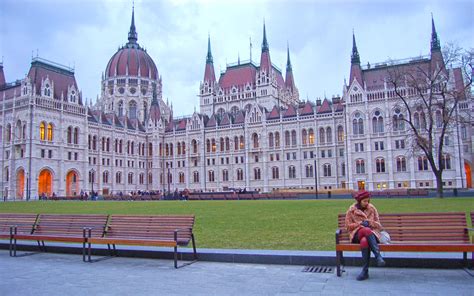 Veja mais ideias sobre budapeste, hungria, budapeste hungria. Roteiro: Budapeste, a cidade dividida que une os amantes ...