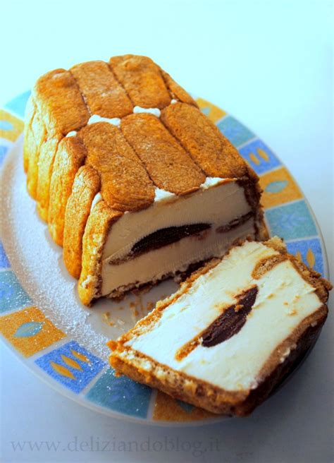 Il tiramisù con panna è una versione di questo classico dolce più soffice e cremoso. Deliziando