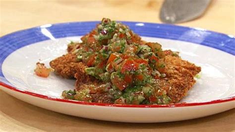 Beef Milanese With Tomato And Arugula Raw Sauce Recipe Rachael Ray Show