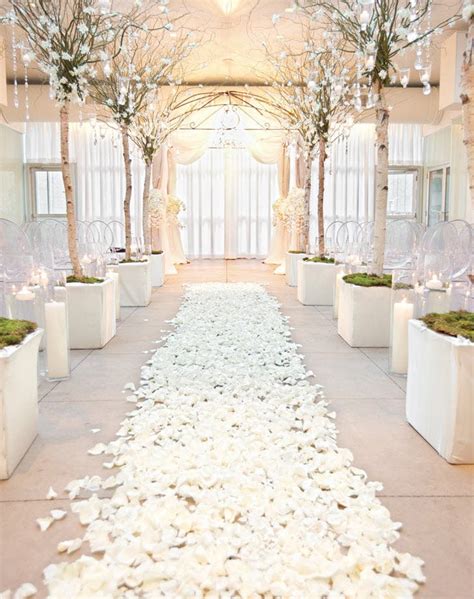 8 Winter Wedding Decor Trends And Ideas For 2018 Purewow