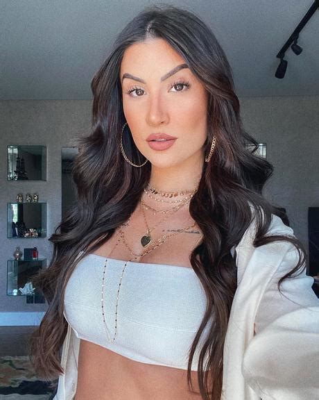 Her birthday, what she did before fame, her family life, fun trivia facts, popularity beauty and lifestyle influencer who has earned over 13 million followers on her bianca instagram. Bianca Andrade surge belíssima em look branco e é exaltada pela web | Caras