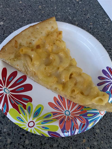 The New Mac And Cheese Pizza From Cicis Its A Flimsy Pizza Crust