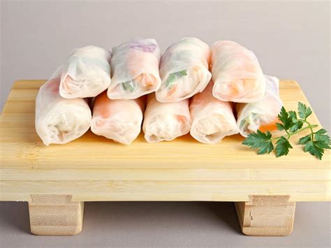 Rice paper wrappers are common in a wide variety of asian cuisine, most commonly chinese, vietnamese and korean. Top Things to Do With Spring Roll Wrappers | Food Network ...