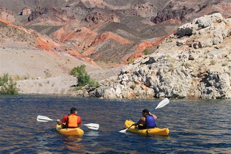 Kayaking In Lake Mead Nv Lake Mead Kayaking Natural Landmarks