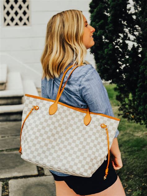 Reasons to Love the Louis Vuitton Neverfull | Blondes & Bagels