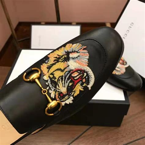 Gucci Men Princetown Embroidered Leather Slipper With Tiger Appliqué 1