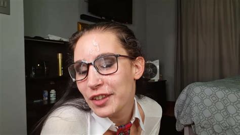 Chica Nerd Con Gafas Chupando Polla Semen En Gafas Xhamster