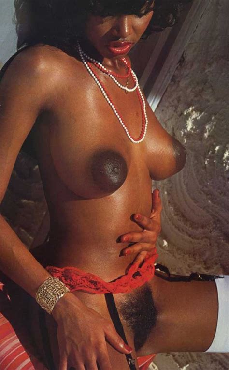 2 In Gallery Retro Ebony With Great Tits Picture 2