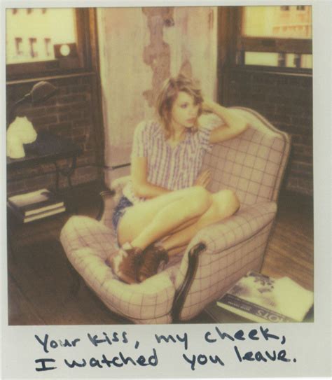 See All 65 Of Taylor Swifts 1989 Polaroids Görüntüler Ile Ünlüler