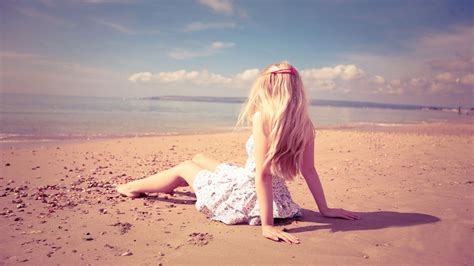 Blonde Girl Summer Dress On Beach Wallpapers Backgrounds Images