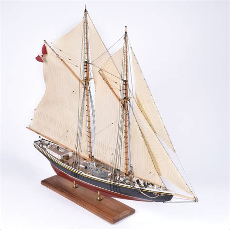 Model Shipways Bluenose Canadian Fishing Schooner Wood And Metal Kit 1
