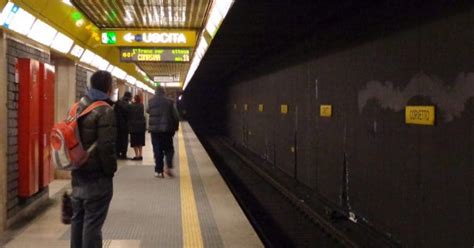 Metro Rossa Milano Fermate Orari E Mappa Della Linea M1
