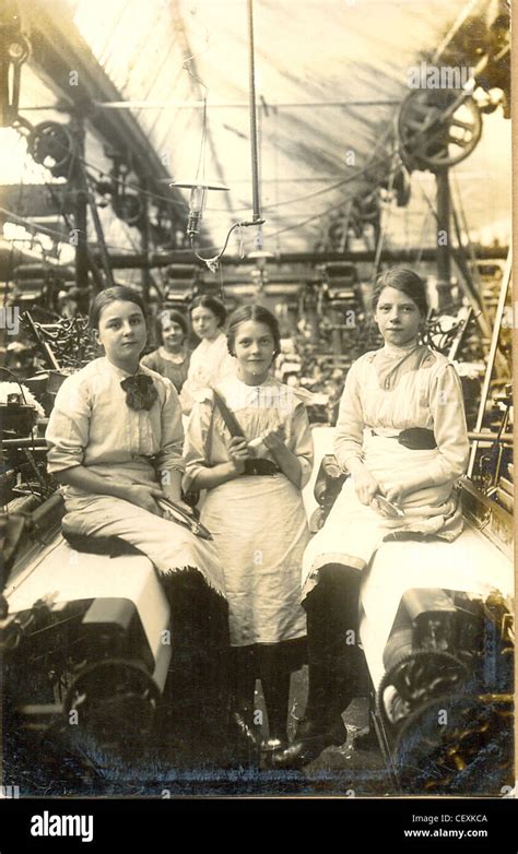 Postcard Of Lancashire Lasses In A Cotton Mill Stock Photo Alamy