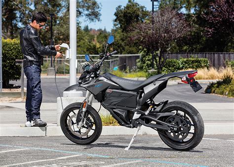 The new 2018 zero s electric motorcycle comes in silicon silver metallic color with the price of $10,995. Review Price Specs 2017 Zero FXS Electric Motorcycle ...