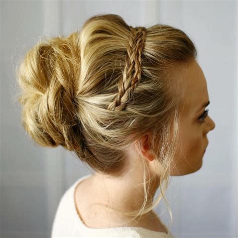 Needless to mention that hairstyle is something on which your style and personality depends. 30 Easy and Stylish Casual Updos for Long Hair