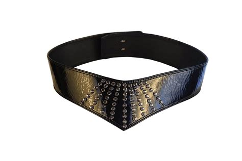 Apr 28, 2021 · the money belt has two zippered pockets, one of which features special compartments to keep your passport, credit cards, and cash organized and easily accessible at a moment's notice. Women's evening bustier belt in leather with Swarovski crystals