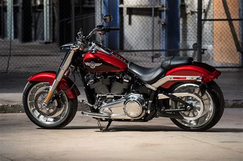 The name may be fat boy®, but the look is all muscle. 2018 Harley-Davidson Softail® Fat Boy® 114 | Waukon Harley ...