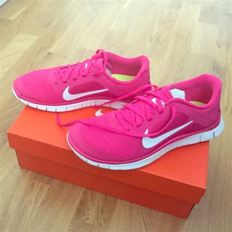 Nike Bright Pink Shoessyncro Systembg