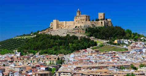 Surgió con su estatus actual en. ArqueoLugares: AL-QAL´AT. Alcalá la Real medieval. Jaén ...