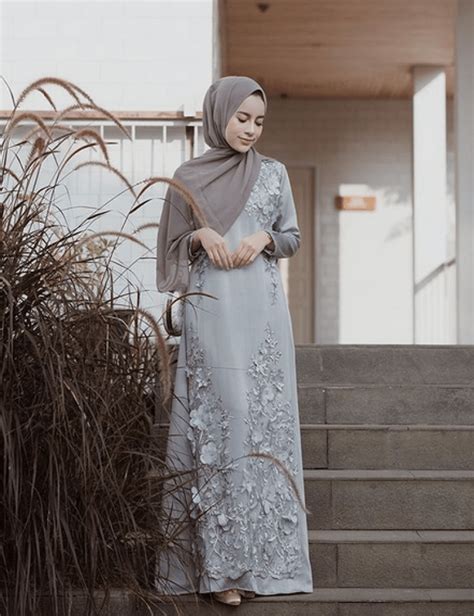 Inspirasi model baju pesta brokat simpel untuk hijaber yang ingin ke kondangan jadi bridesmaid. 30+ Model Baju Kondangan Ootd - Fashion Modern dan Terbaru 2021 | PUSAT-MUKENA.COM Jual Mukena ...