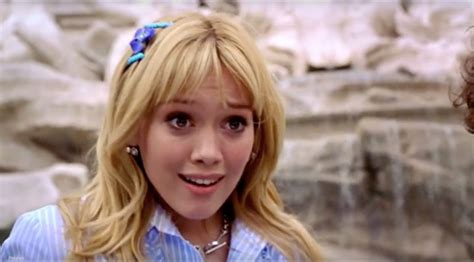 These New Lizzie Mcguire Reboot Details Tease Theres A Twist In The