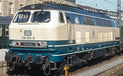 Roco 73736 German Diesel Locomotive Br 210 Of The Db