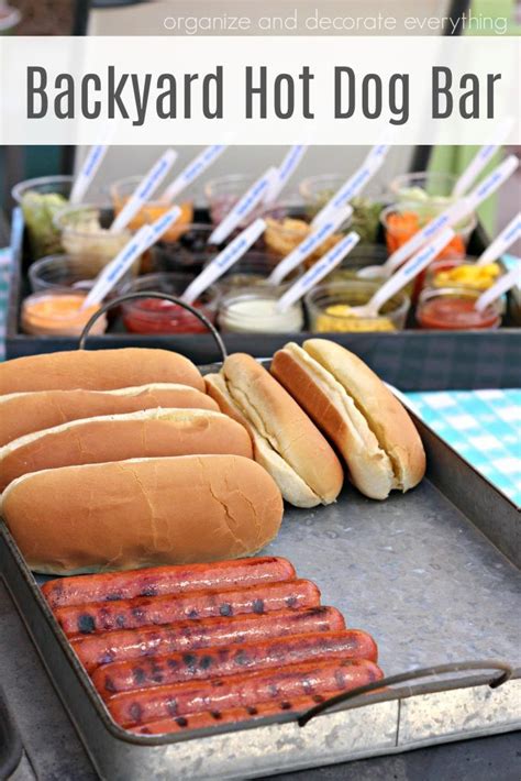 Mehr als fades brötchen mit schlapper wurst: Backyard Hot Dog Bar | Party food buffet, Cookout food, Food