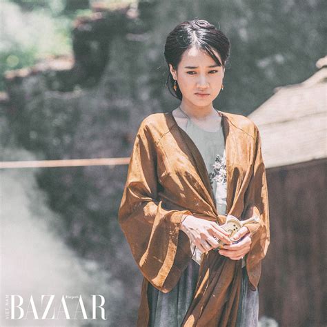 Lịch sử áo yếm Lịch sử thời trang Việt Nam Harper s Bazaar Halter Tops Lich Harpers Bazaar