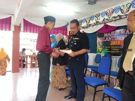 Majlis penyerahan watikah pelantikan pemimpin muda sedar sesi 2020. SMK KUALA TELEMONG: WATIKAH PELANTIKAN PENGAWAS SMKKT 2013 ...