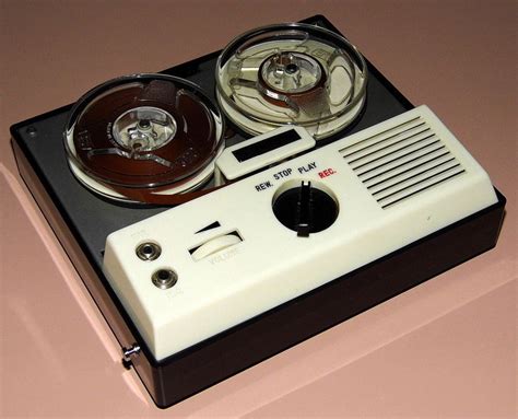 Vintage Valiant 5 Transistor Portable Reel To Reel Tape Recorder Made In Japan Circa 1960s