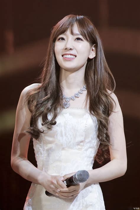 10 Times Girls Generation S Taeyeon Was A Fairytale Beauty In The Most Gorgeous Gowns Koreaboo