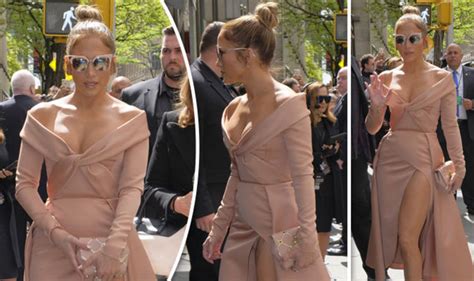 Jennifer Lopez Flashes Nude Knickers As She Suffers Embarrassing Wardrobe Malfunction