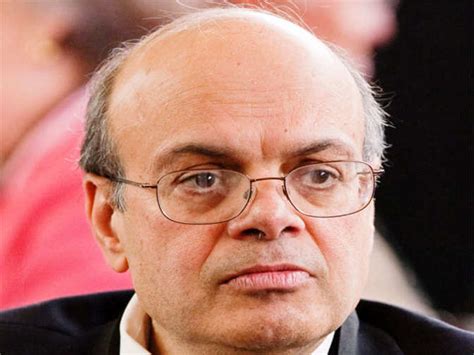 India Born Ajit Jain In Race For Warren Buffett Led Berkshire Hathaway