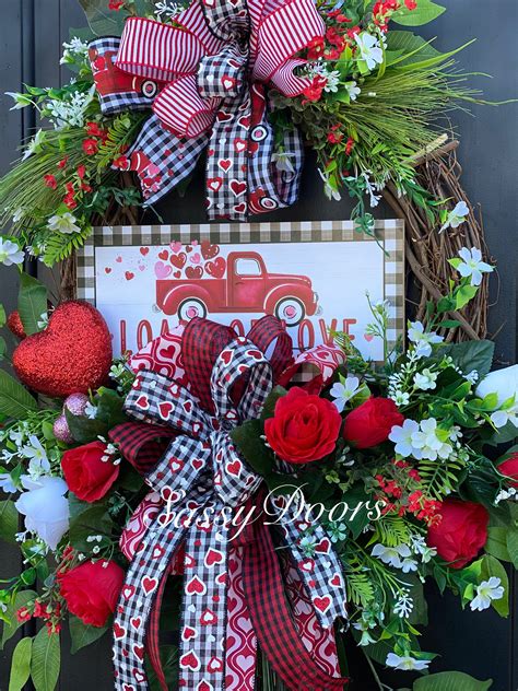 Valentine Wreath Redtruck Valentines Wreath Redheart Valentine