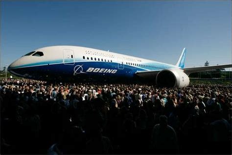 Thousands Welcome The Long Awaited 787 Dreamliner