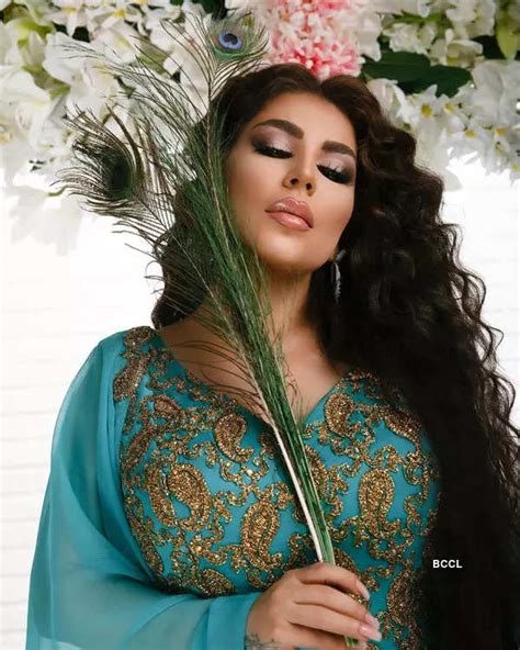 Afghan Pop Star Aryana Sayeed S Pictures Go Viral After She Escaped From Taliban The Etimes