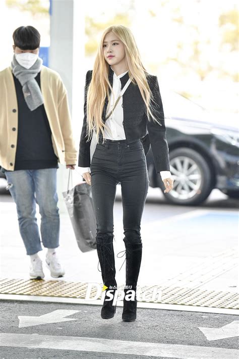 #blackpink #rosé #airportfashion #roséstylerosé, you are a queen, nothing's gonna change that. Blackpink Rose Airport Fashion - Music Mancanegara
