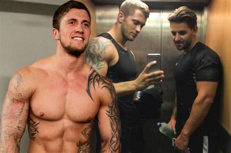 Dan Osborne Shows Off His Ridiculously Huge Muscles They’re Just So Big Mirror Online