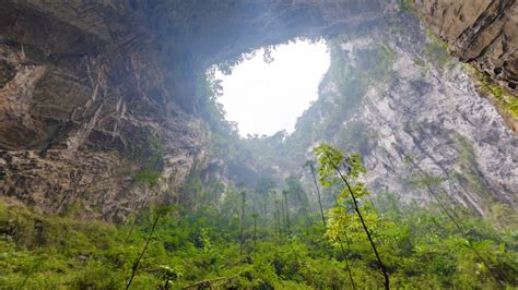 Journey Through the Largest Cave in the World - National Geographic ...