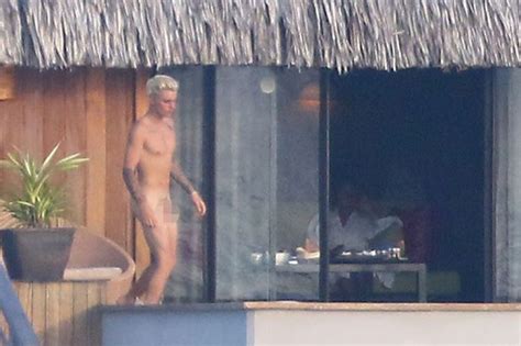 Justin Bieber Fully NAKED In The Revealing Photographs Which Broke The