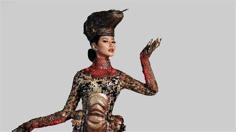 Berat 300 Kg Lebih Aksi Ayu Maulida Pakai Kostum Komodo Dragon Di Miss