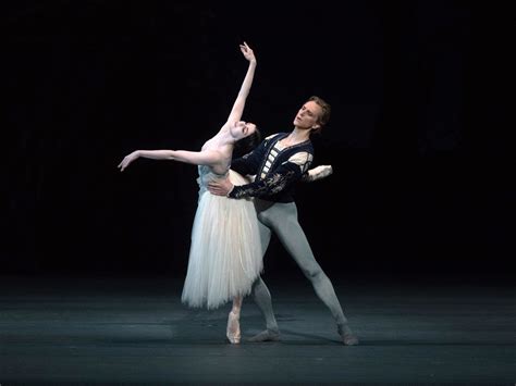5 Of The Most Romantic Pas De Deux In Classical Ballet