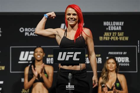 Miranda maverick hosts gillian robertson in a ufc game, certain to entertain all mixed martial arts fans. Gillian Robertson vs. Miranda Maverick booked for UFC 258 in February - BESTMMAFIGHTEVER